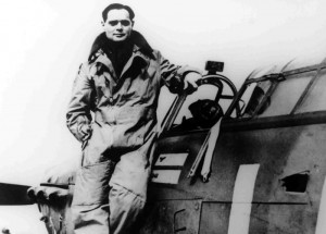 Douglas-Bader-on-wingLG