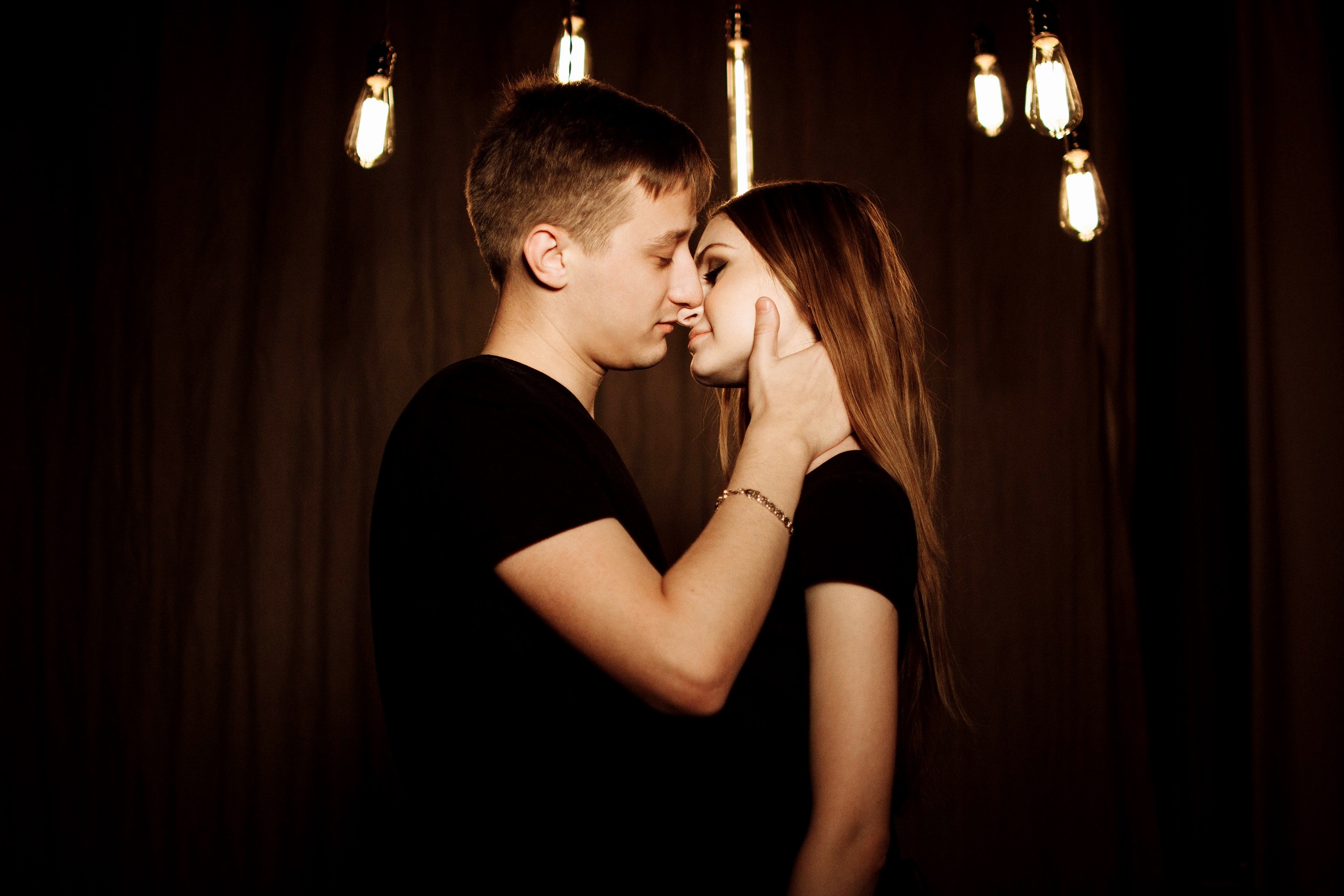 10 Types of Romantic Kisses + Their Secret Meanings