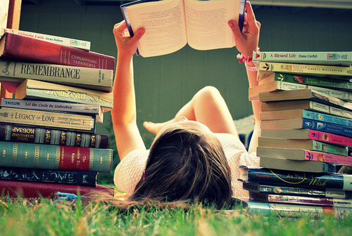 14 Reasons You Should Date A Woman Who Reads