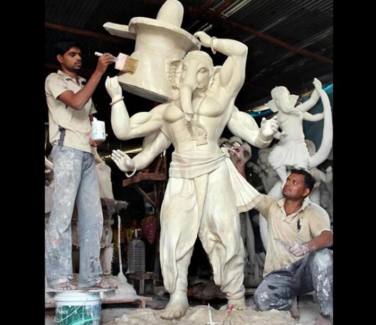 Ganesh Chaturthi Special : Bahubali ganesh to selfie ganesh. Watch Different ganesh Idols here!