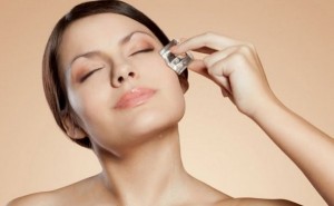 How-To-Treat-Pimple-On-Nose-With-Ice-Cubes