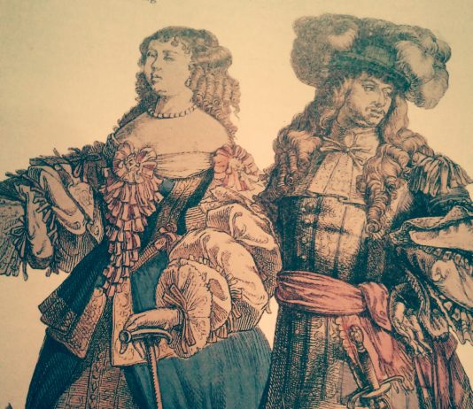 11 Weird+Craziest Fashion Trends From History