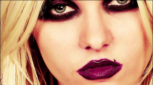 When your girlfriend wears too much makeup! When your girlfriend wears too much makeup!