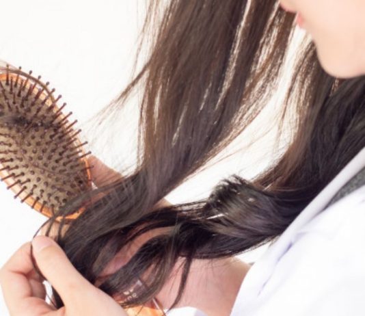 Top 5 Ways to Fight Postpartum Hair Loss