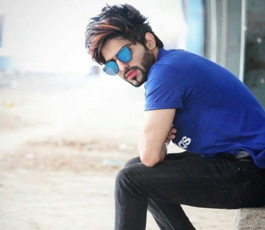 5 Blue Frame Sunglasses that Will Rule this Season