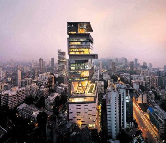 Top 10 largest and expensive houses of the world. Top 10 largest and expensive houses