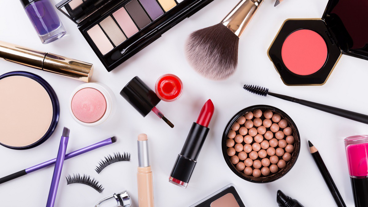 Is E-Commerce The Future of the Cosmetic Industry?