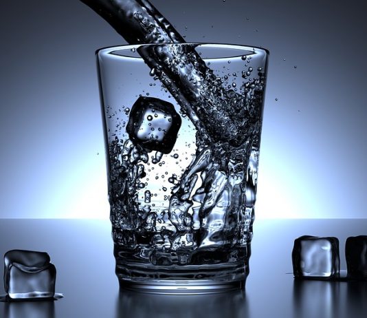 Top 10 harmful risks of drinking cold water after meals cold water