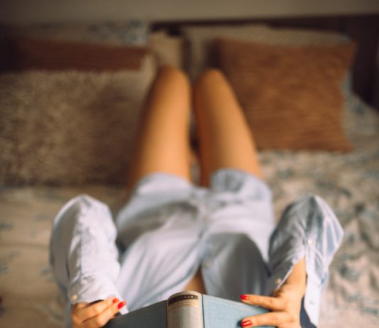 Reasons why you should read poetry before going to bed