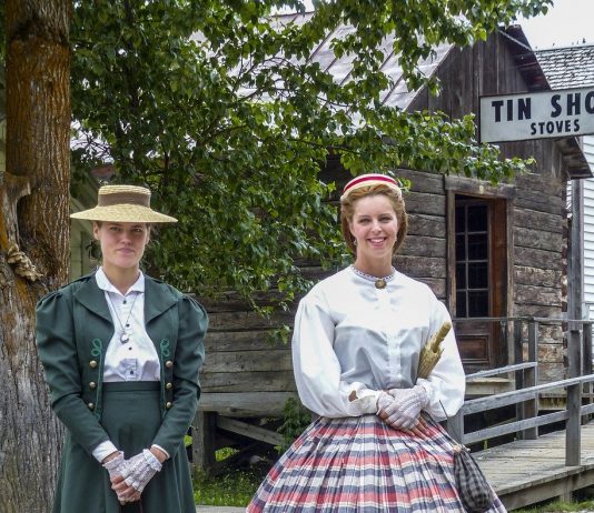 Practical Tips To Incorporate Celtic Elements Into Your Outfits irish fashion