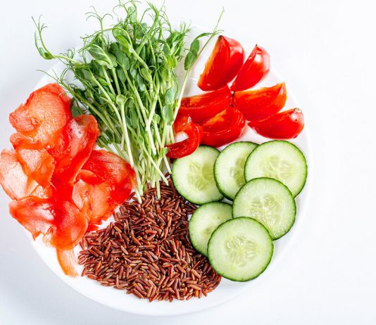 BENEFITS OF MICRO GREEN SALAD WITH HERBAL EXTRACTS